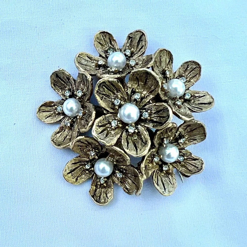 Elegant De Nicola Retro Floral Pearl Brooch - Picture 1 of 3